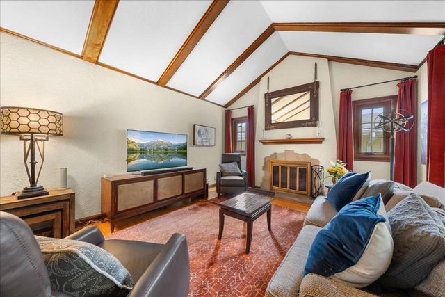 1736 Bayard Avenue, Saint Paul, MN 55116