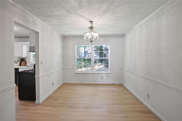 615 Barrington Way, Roswell, GA 30076