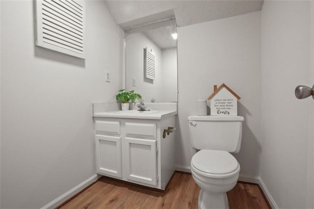 615 Barrington Way, Roswell, GA 30076