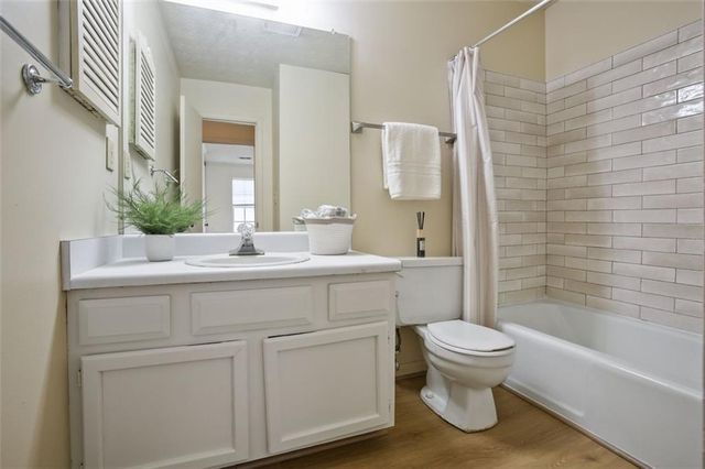 615 Barrington Way, Roswell, GA 30076