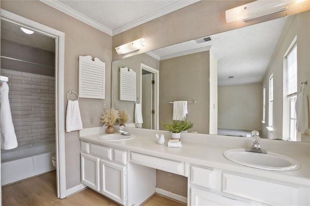 615 Barrington Way, Roswell, GA 30076