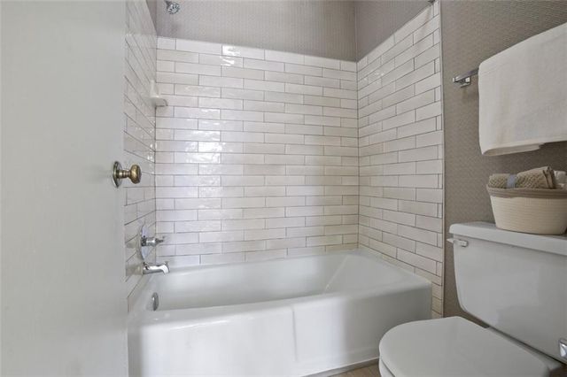 615 Barrington Way, Roswell, GA 30076