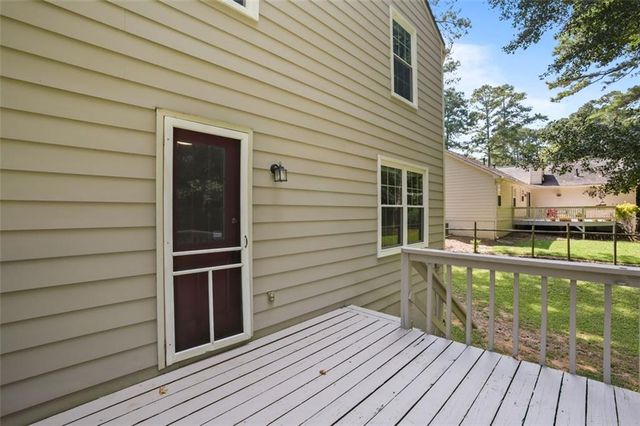 615 Barrington Way, Roswell, GA 30076