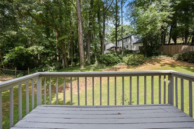 615 Barrington Way, Roswell, GA 30076