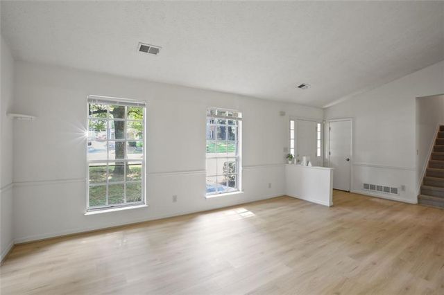 615 Barrington Way, Roswell, GA 30076