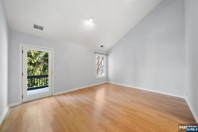 36 Woods Edge Road, Old Tappan, NJ 07675