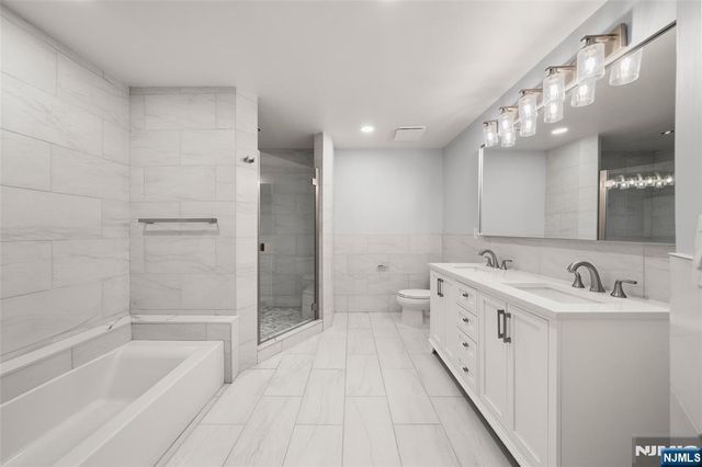 36 Woods Edge Road, Old Tappan, NJ 07675