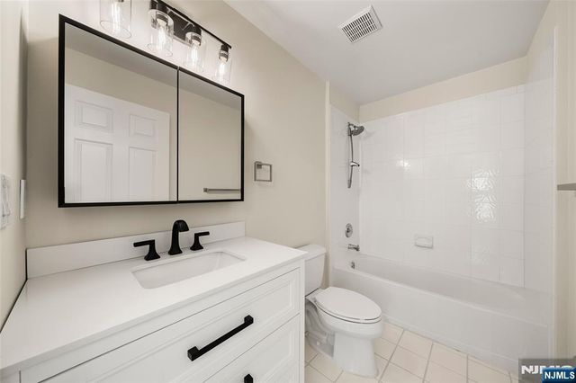 36 Woods Edge Road, Old Tappan, NJ 07675