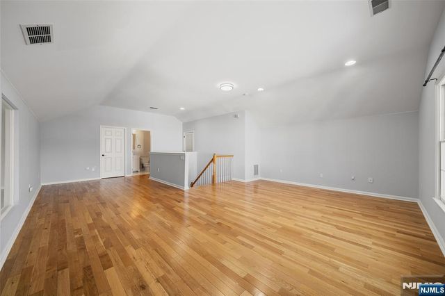 36 Woods Edge Road, Old Tappan, NJ 07675