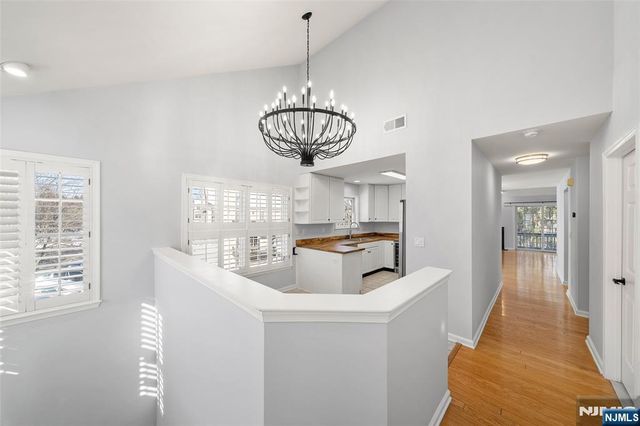 36 Woods Edge Road, Old Tappan, NJ 07675