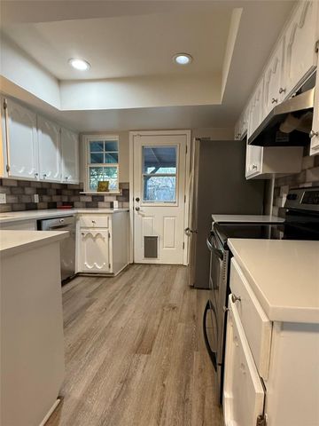 9511 Meadowheath DR, Austin, TX 78729