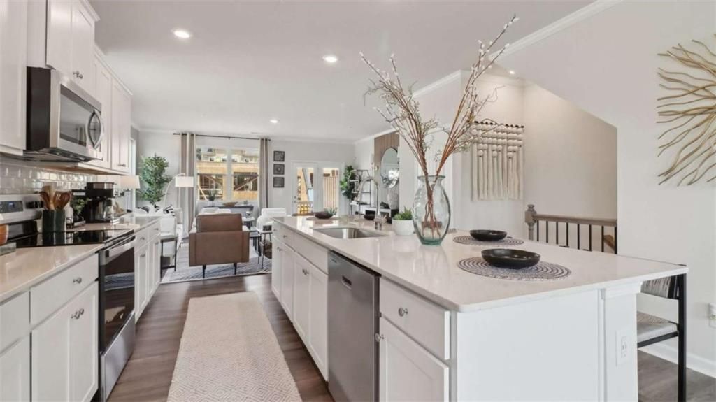 Image 15 of property listing at 204 College Circle 1003, Atlanta, GA 30354