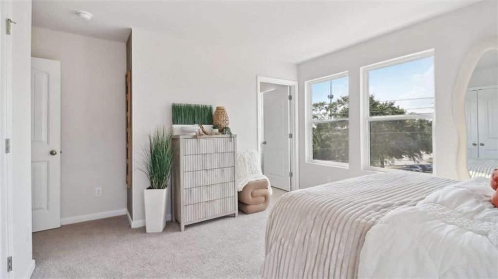 Image 42 of property listing at 204 College Circle 1003, Atlanta, GA 30354