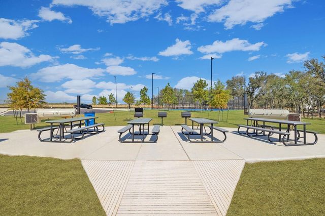 190 Hornet ST, Elgin, TX 78621