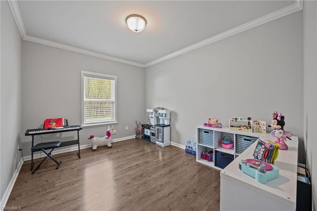 4033 Medina Court, Pfafftown, NC 27040