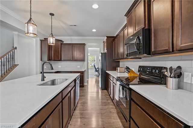 4033 Medina Court, Pfafftown, NC 27040