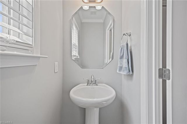 4033 Medina Court, Pfafftown, NC 27040