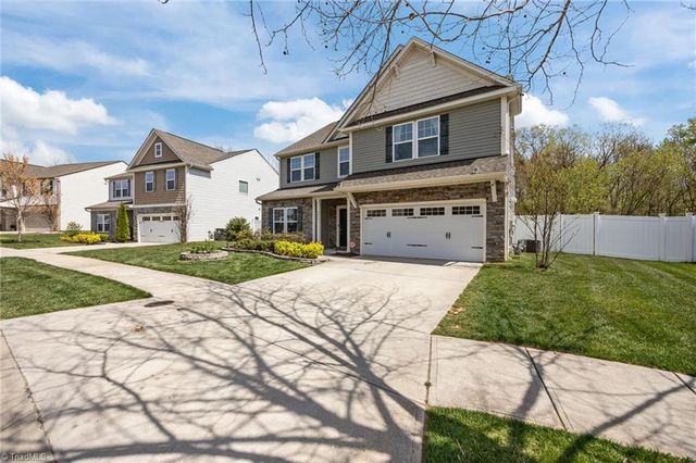 4033 Medina Court, Pfafftown, NC 27040