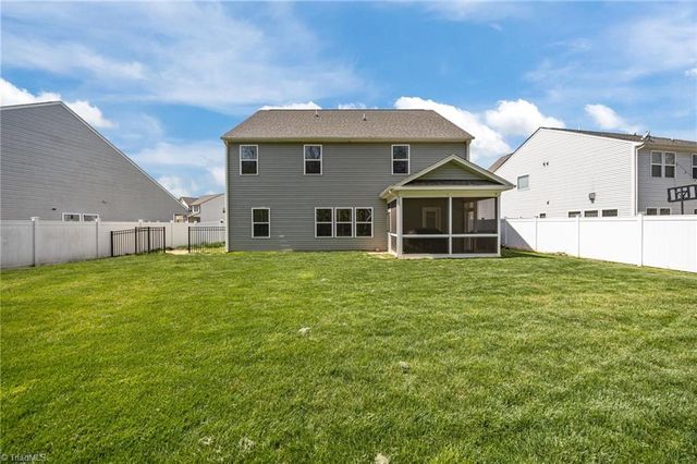 4033 Medina Court, Pfafftown, NC 27040