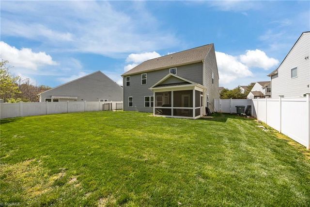 4033 Medina Court, Pfafftown, NC 27040