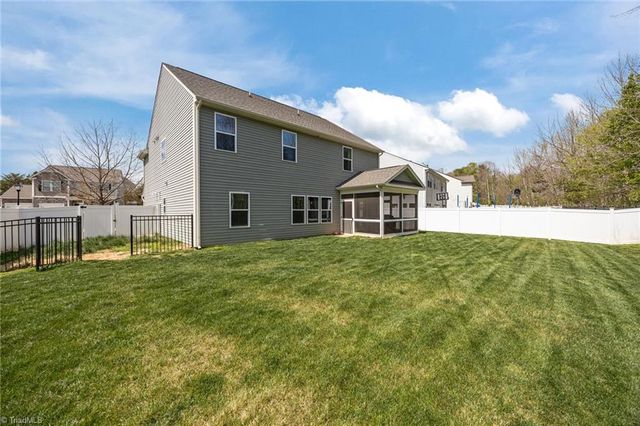 4033 Medina Court, Pfafftown, NC 27040