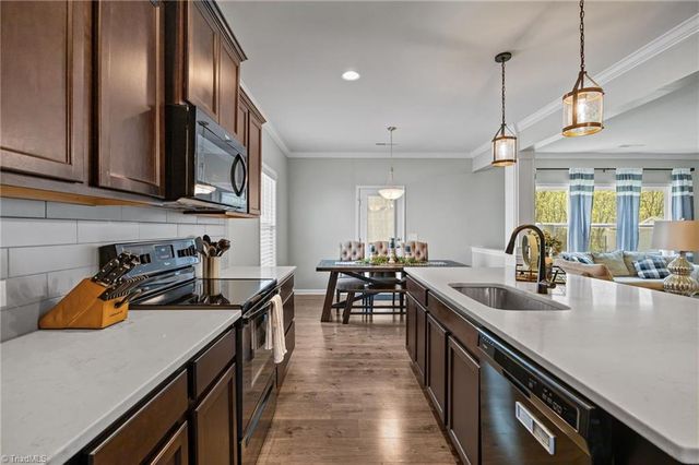 4033 Medina Court, Pfafftown, NC 27040