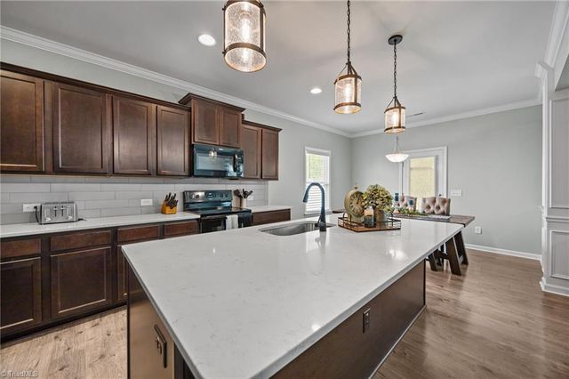 4033 Medina Court, Pfafftown, NC 27040