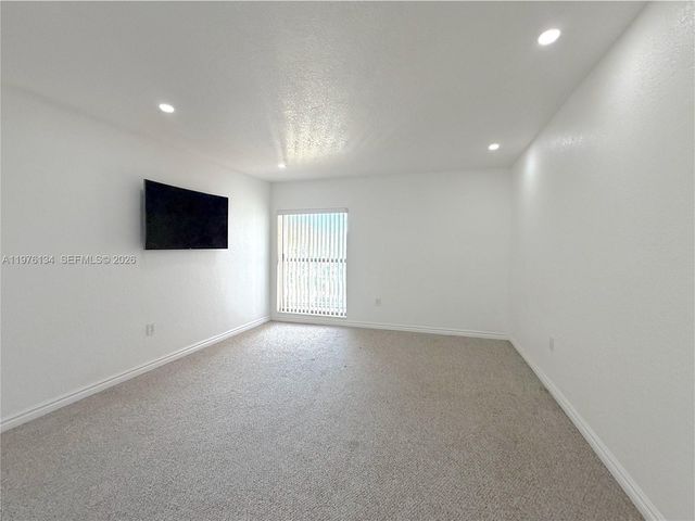 2640 NE 135th St 305, North Miami, FL 33181