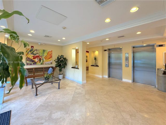 2640 NE 135th St 305, North Miami, FL 33181