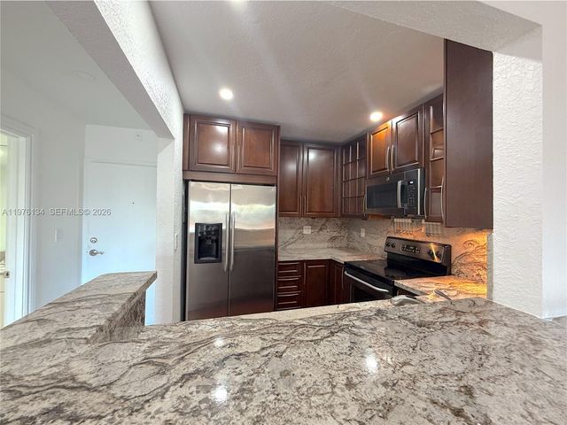 2640 NE 135th St 305, North Miami, FL 33181