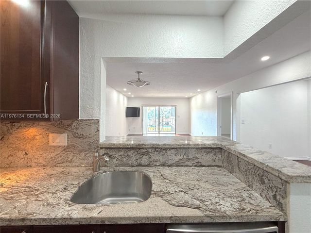 2640 NE 135th St 305, North Miami, FL 33181