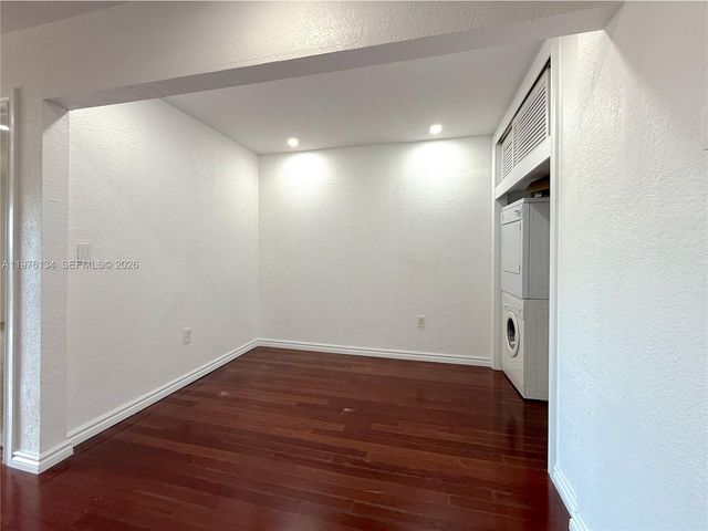 2640 NE 135th St 305, North Miami, FL 33181