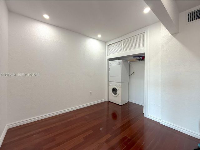 2640 NE 135th St 305, North Miami, FL 33181