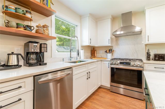 1850 Rocky Point Road, East Marion, NY 11939
