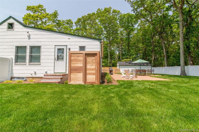 1850 Rocky Point Road, East Marion, NY 11939