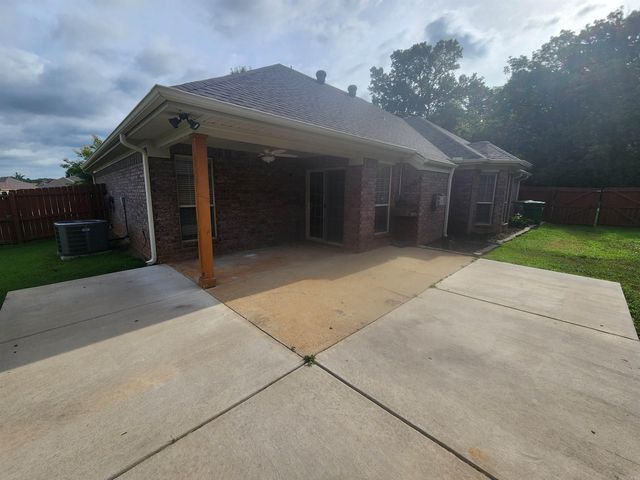 2501 Durango Drive, Benton, AR 72019