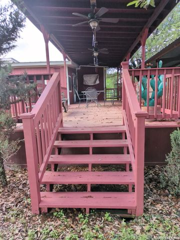 580 CR 663, Devine, TX 78016