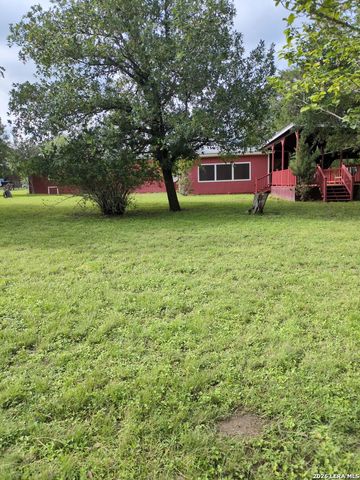 580 CR 663, Devine, TX 78016