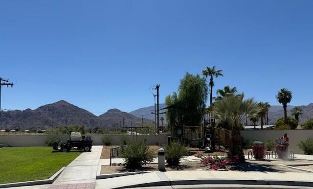 55 Saguaro Rd, La Quinta, CA 92253