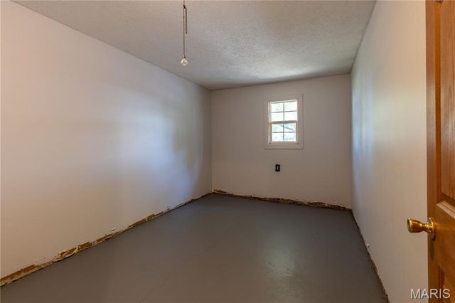 226 Sandy Lane, East Prairie, MO 63845