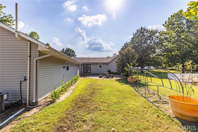 226 Sandy Lane, East Prairie, MO 63845