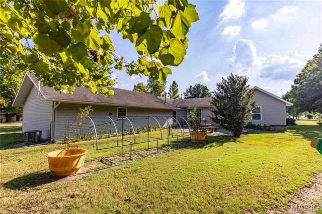 226 Sandy Lane, East Prairie, MO 63845