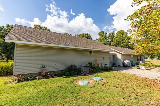 226 Sandy Lane, East Prairie, MO 63845