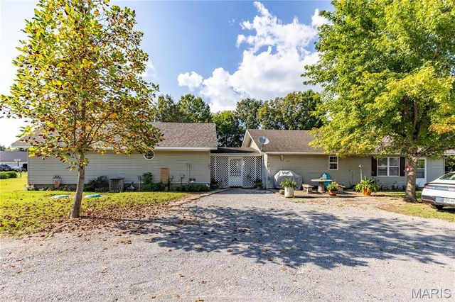 226 Sandy Lane, East Prairie, MO 63845