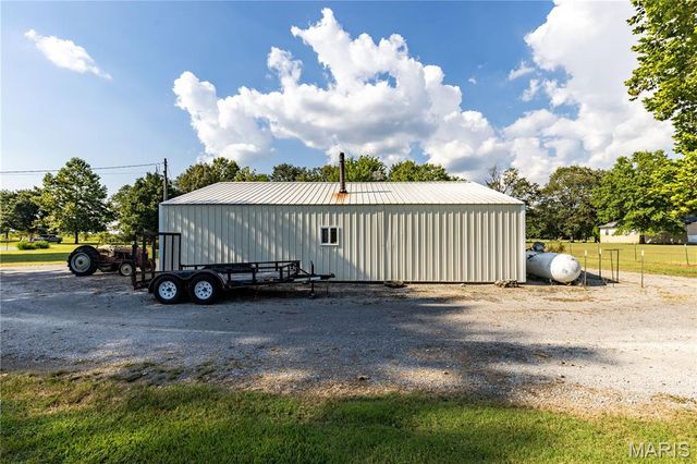 226 Sandy Lane, East Prairie, MO 63845