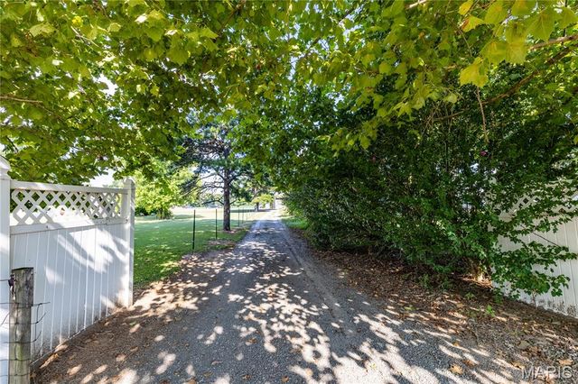 226 Sandy Lane, East Prairie, MO 63845