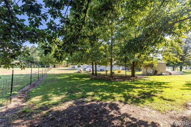 226 Sandy Lane, East Prairie, MO 63845