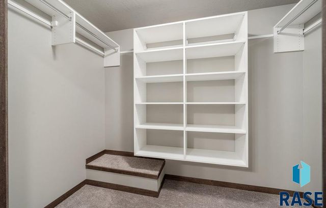 6849 W Viola Ct Court, Sioux Falls, SD 57107