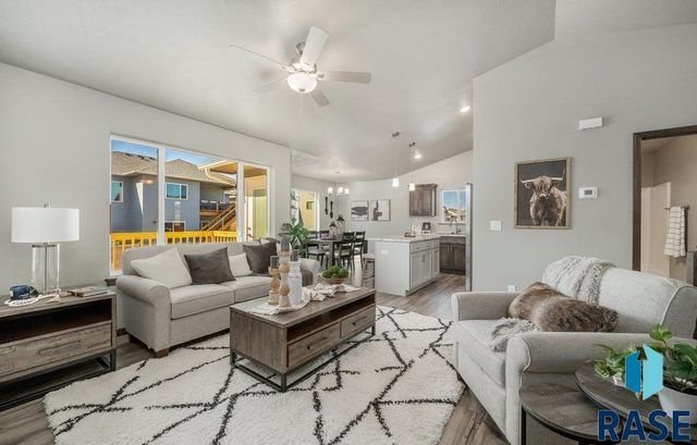 6849 W Viola Ct Court, Sioux Falls, SD 57107