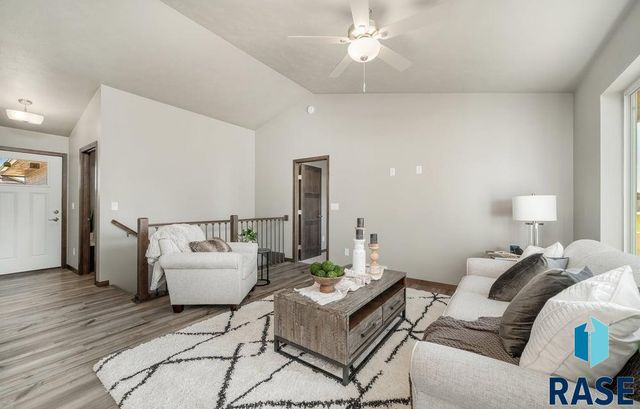 6849 W Viola Ct Court, Sioux Falls, SD 57107